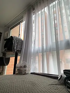 Snapshot of amyross_s1 chatting on 10.01.25 amyross s1 online show from 10.01.25