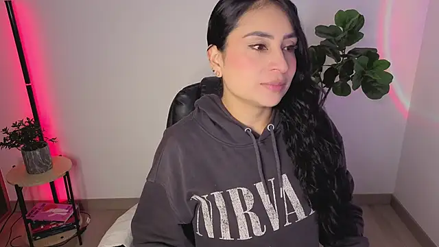 Snapshot of amyross_s1 chatting on 10.21.25 amyross s1 online show from 10.21.25