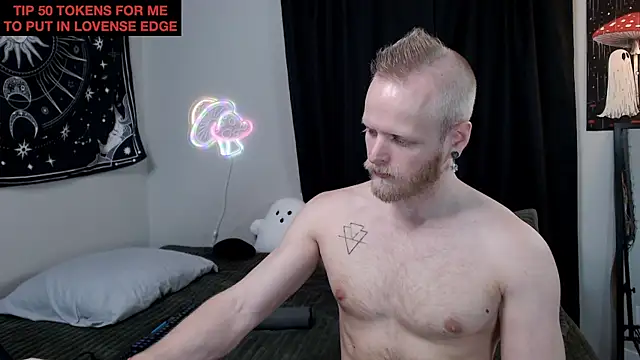 Snapshot of randyroderick chatting on 11.28.25 randyroderick online show from 11.28.25