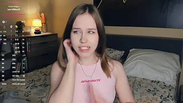 Snapshot of MaliaBourraine chatting on 11.26.25 MaliaBourraine online show from 11.26.25