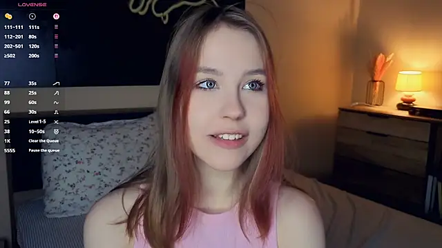 Snapshot of MaliaBourraine chatting on 12.01.25 MaliaBourraine online show from 12.01.25