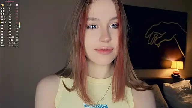 Snapshot of MaliaBourraine chatting on 12.02.25 MaliaBourraine online show from 12.02.25