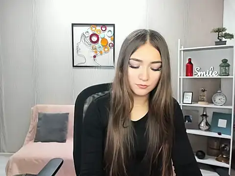 Snapshot of EllaClarke chatting on 11.29.25 EllaClarke online show from 11.29.25