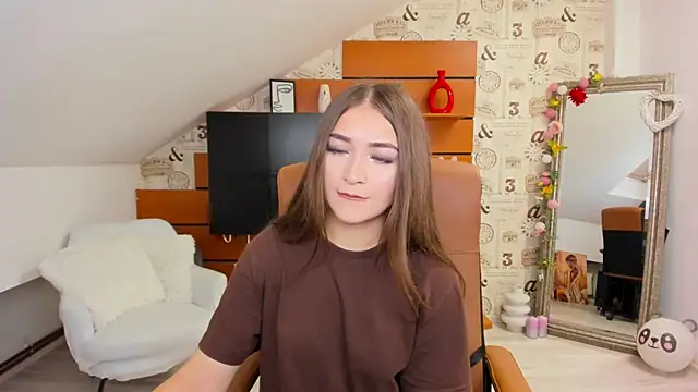 Snapshot of EllaClarke chatting on 12.01.25 EllaClarke online show from 12.01.25