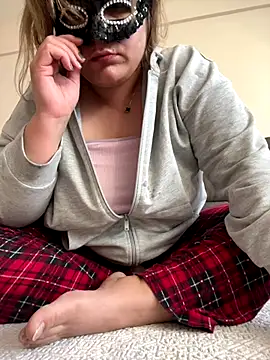 Snapshot of Heidaa chatting on 12.17.25 Heidaa online show from 12.17.25