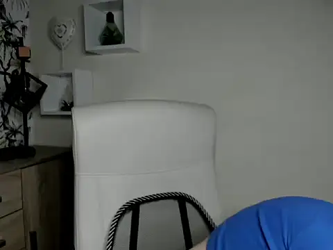 NinaBlond1 online show from 09.30.25