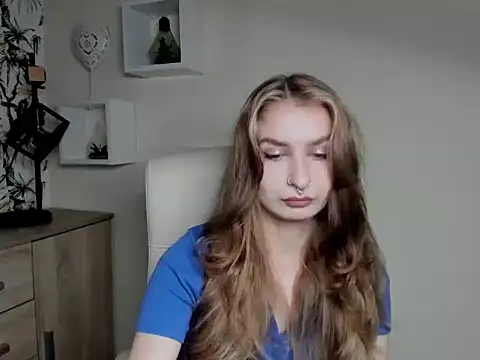 NinaBlond1 online show from 10.07.25