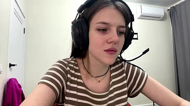 Snapshot of Elira_Breeze chatting on 01.18.26 Elira Breeze online show from 01.18.26