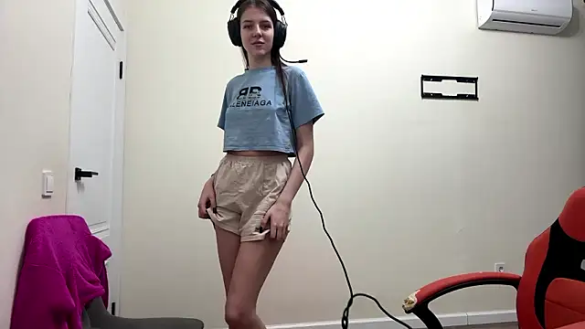 Snapshot of Elira_Breeze chatting on 02.02.26 Elira Breeze online show from 02.02.26