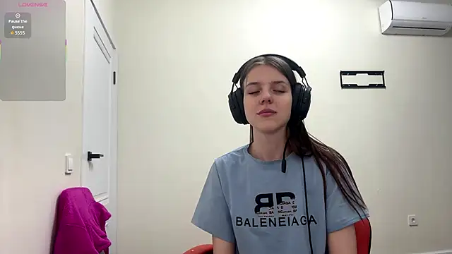 Snapshot of Elira_Breeze chatting on 02.03.26 Elira Breeze online show from 02.03.26