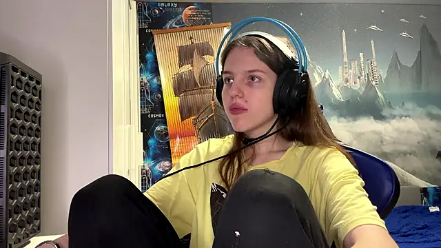 Snapshot of Elira_Breeze chatting on 03.11.26 Elira Breeze online show from 03.11.26