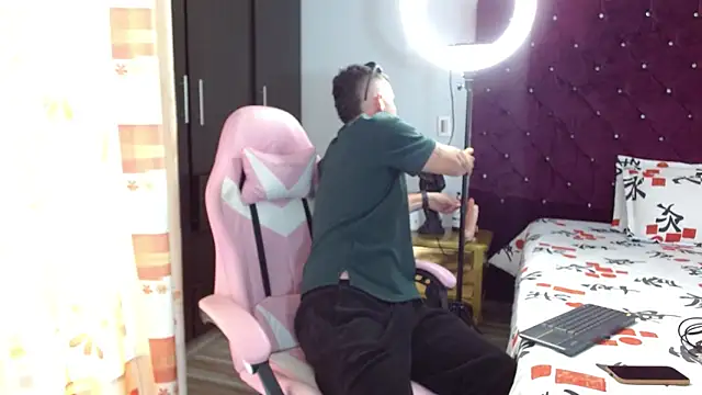 Snapshot of BooyHott_ chatting on 11.10.25 BooyHott online show from 11.10.25