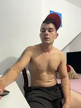 Snapshot of BooyHott_ chatting on 11.30.25 BooyHott online show from 11.30.25