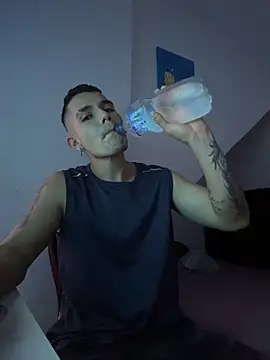 Snapshot of BooyHott_ chatting on 12.01.25 BooyHott online show from 12.01.25