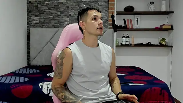 BooyHott  online show from 02.28.26