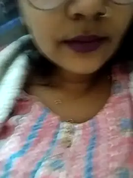 Snapshot of suzika_ chatting on 12.16.25 suzika online show from 12.16.25