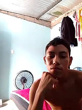 Snapshot of SalariedNudist chatting on 09.25.25 SalariedNudist online show from 09.25.25