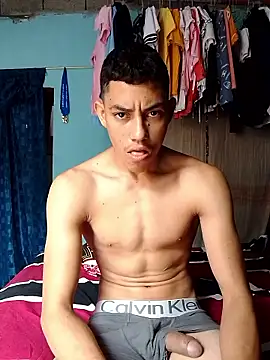 Snapshot of SalariedNudist chatting on 09.30.25 SalariedNudist online show from 09.30.25