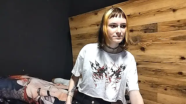 Snapshot of JenaeRadloff chatting on 10.16.25 JenaeRadloff online show from 10.16.25