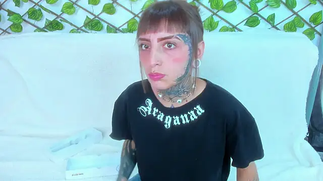 Gyal 8  online show from 09.20.25