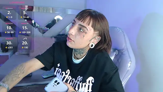 Gyal 8  online show from 10.23.25