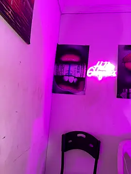 Snapshot of becca_wilsson chatting on 11.24.25 becca wilsson online show from 11.24.25