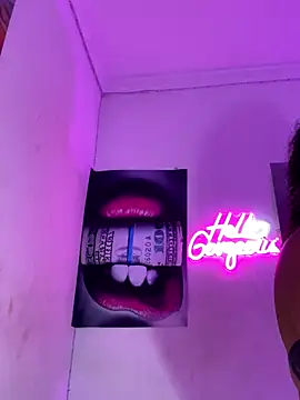 Snapshot of becca_wilsson chatting on 11.25.25 becca wilsson online show from 11.25.25