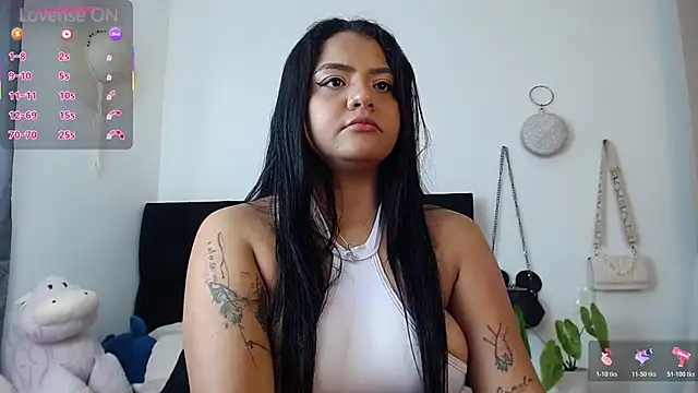 Camila Torresss online show from 11.06.25