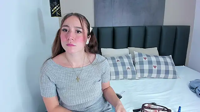 MyApril   online show from 10.07.25