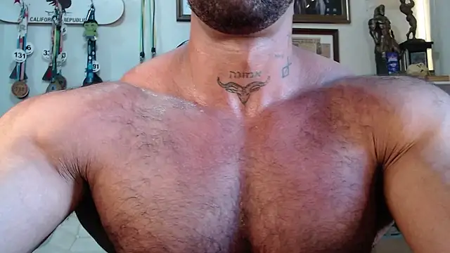 Snapshot of henryhadesflirt chatting on 01.10.26 henryhadesflirt online show from 01.10.26