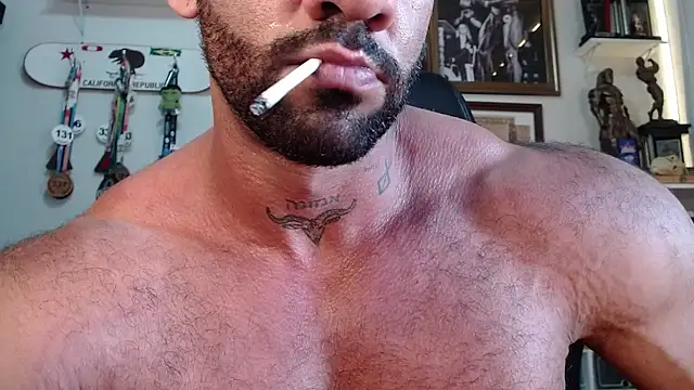 Snapshot of henryhadesflirt chatting on 01.12.26 henryhadesflirt online show from 01.12.26