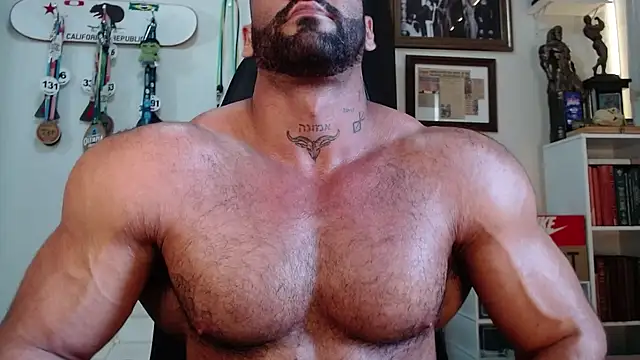 Snapshot of henryhadesflirt chatting on 01.14.26 henryhadesflirt online show from 01.14.26