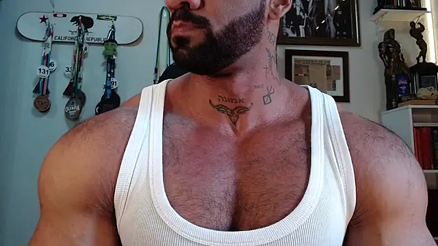 Snapshot of henryhadesflirt chatting on 01.18.26 henryhadesflirt online show from 01.18.26