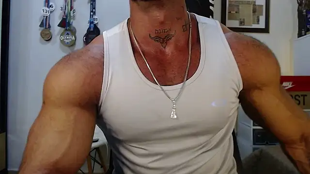 Snapshot of henryhadesflirt chatting on 04.01.26 henryhadesflirt online show from 04.01.26