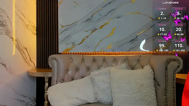 MIA RUSSELL  online show from 10.10.25