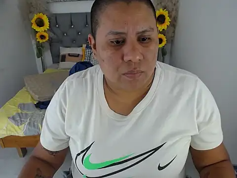 hotlesby valery online show from 12.17.25