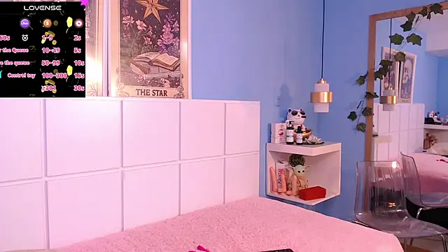 PenelopeBond online show from 11.07.25