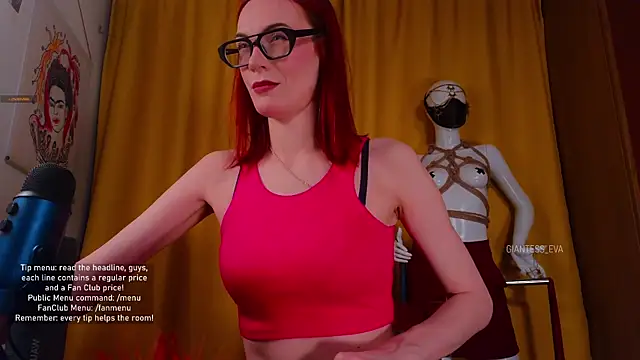 Snapshot of Giantess_Eva chatting on 10.23.25 Giantess Eva online show from 10.23.25