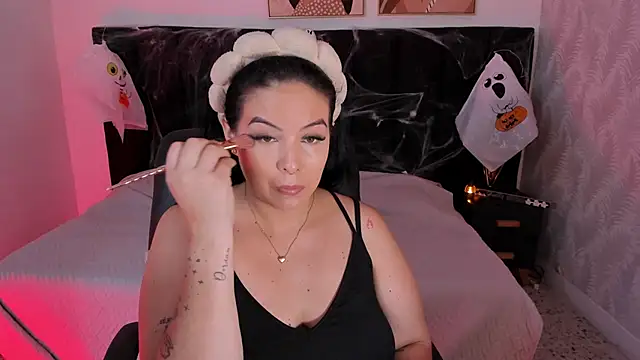 camiladuke7 online show from 10.28.25