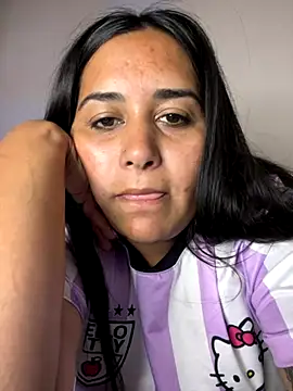 Snapshot of Ayee23-3 chatting on 11.01.25 Ayee23-3 online show from 11.01.25