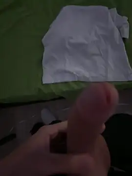 Snapshot of ynskingsex chatting on 09.19.25 ynskingsex online show from 09.19.25