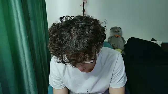 Snapshot of dreamgonetan chatting on 09.28.25 dreamgonetan online show from 09.28.25