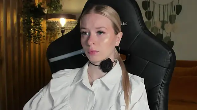 MiaGraces online show from 11.30.25