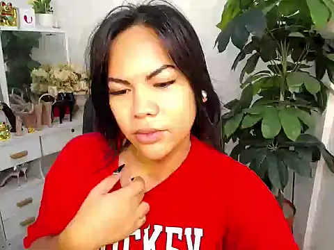 Snapshot of AngelitaDeputouch chatting on 10.25.25 AngelitaDeputouch online show from 10.25.25