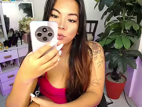 Snapshot of AngelitaDeputouch chatting on 11.09.25 AngelitaDeputouch online show from 11.09.25