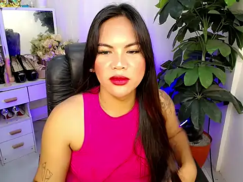 Snapshot of AngelitaDeputouch chatting on 11.17.25 AngelitaDeputouch online show from 11.17.25