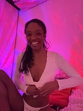 Snapshot of LoveDreaux chatting on 03.11.26 LoveDreaux online show from 03.11.26