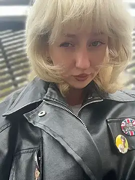 RonnieKiss online show from 05.15.26