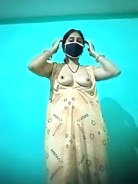 Snapshot of Cute-Charvii chatting on 02.15.26 Cute-Charvii online show from 02.15.26