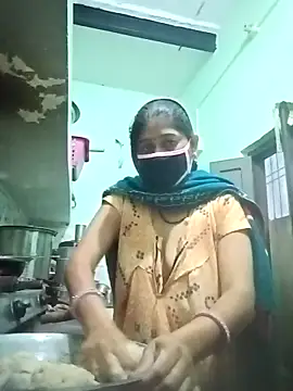 Snapshot of Cute-Charvii chatting on 02.25.26 Cute-Charvii online show from 02.25.26